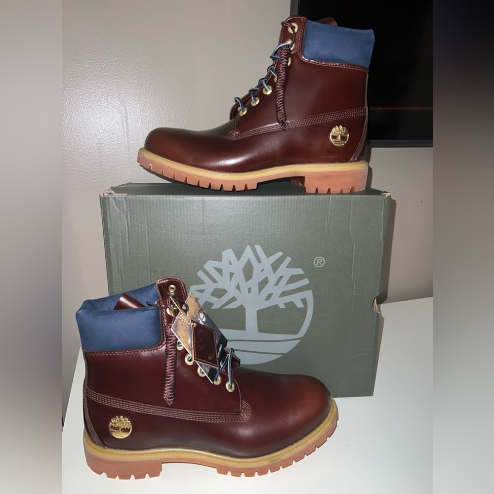 Timberland boots. Size 9 mens. Brown leather.